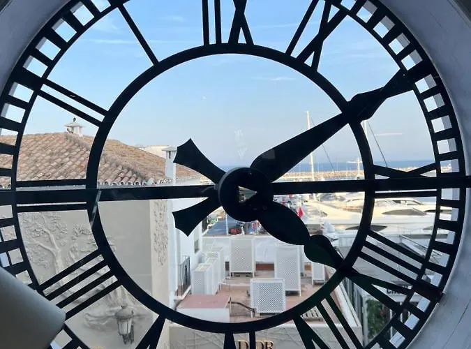 Casa Clock House Banus アパート *