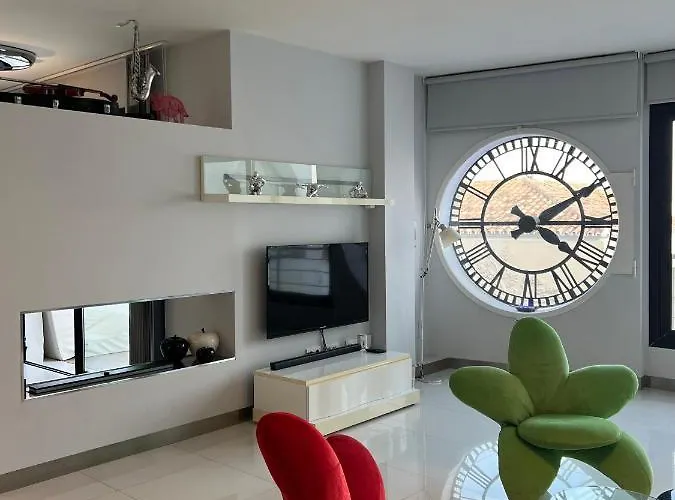 Casa Clock House Banus アパート マルベーリャ