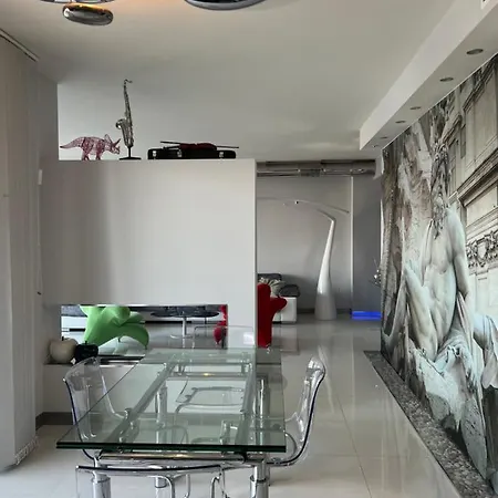 Casa Clock House Banus *