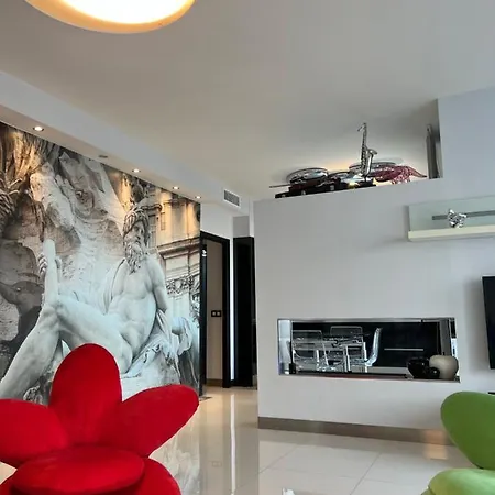 Casa Clock House Banus