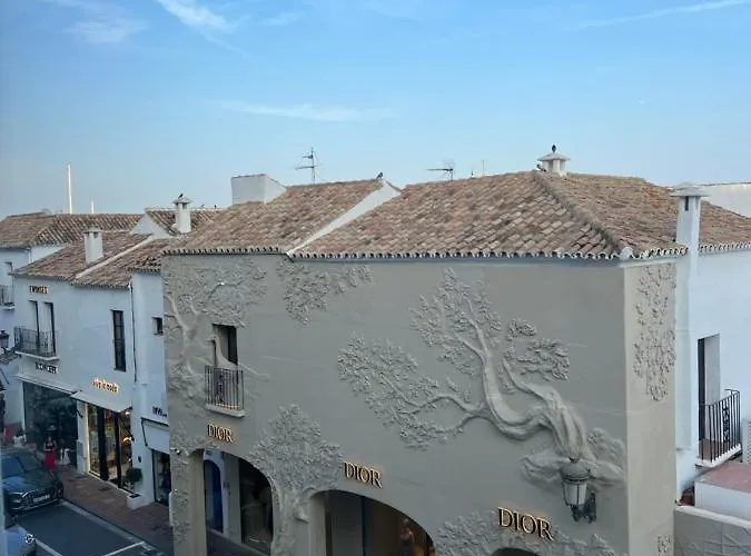 Casa Clock House Banus * Marbella