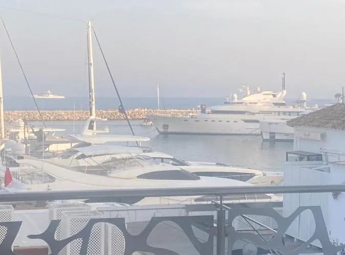 Casa Clock House Banus