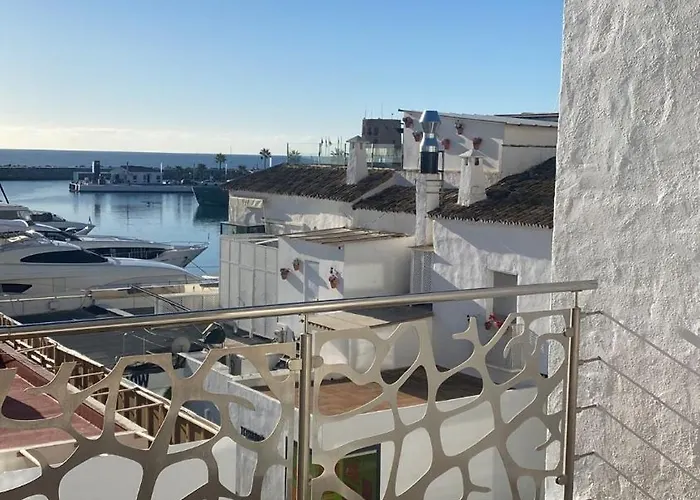 Casa Clock House Banus *