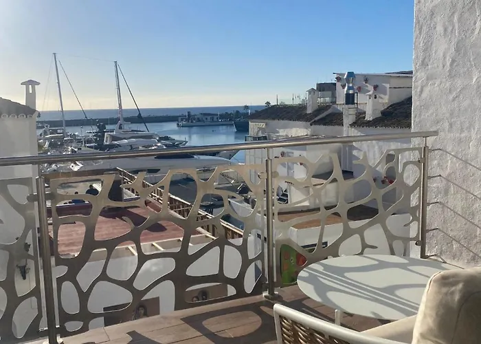 Casa Clock House Banus