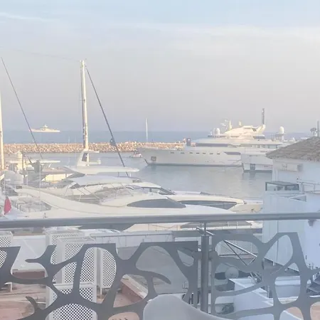 Casa Clock House Banus