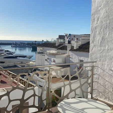 Casa Clock House Banus *